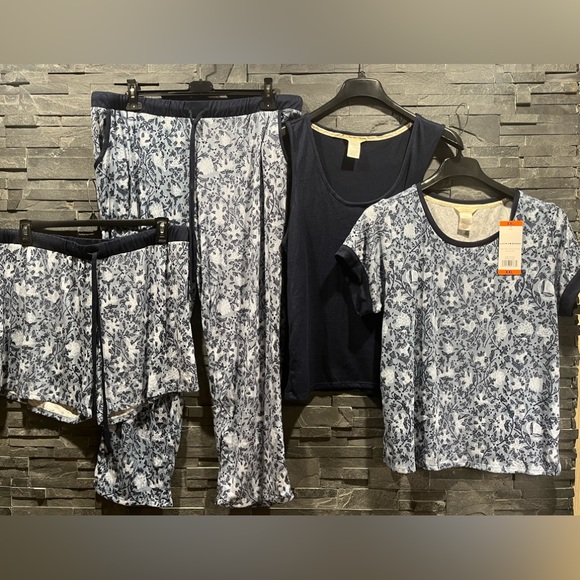Lucky Brand Super Soft and Cozy Brushed Jersey Knit 4-Piece Pajama Set - Picture 4 of 14
